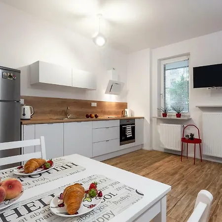 - Aparts Ursynow Apartment Warsaw