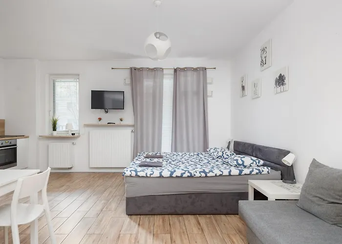 - Aparts Ursynow شقة